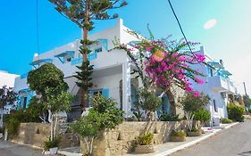 Yiannis & Maria Place
